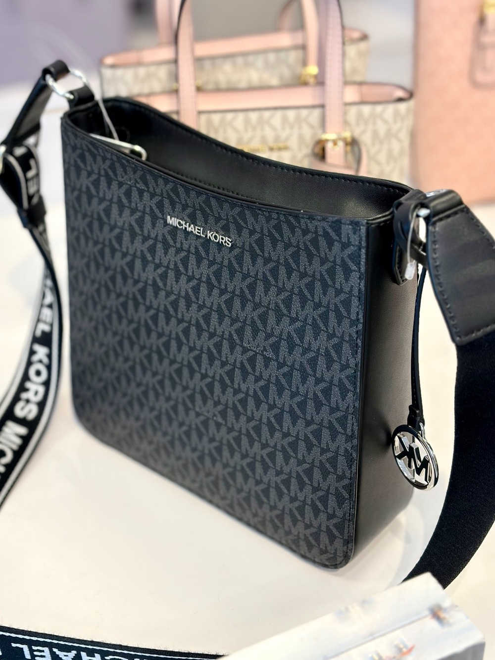 Michael Kors Jet Set Travel Small Black MK Signature Crossbody - Picture 5 of 10